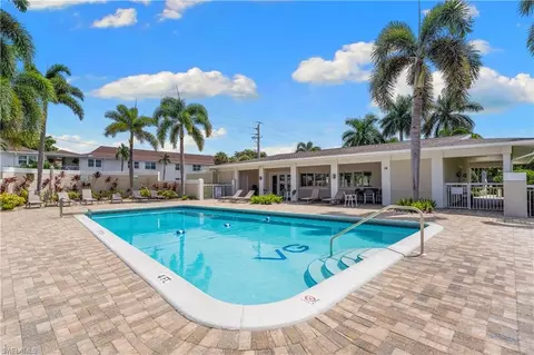 Exterior - 506 Broad Ave S #506, Naples, FL 34102 photo 3 of 9