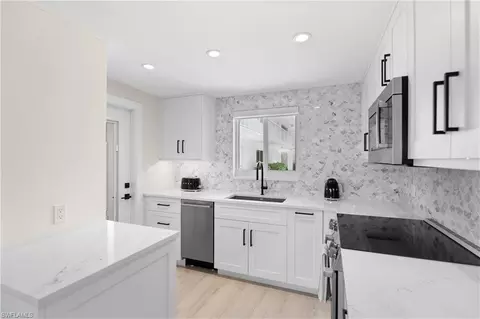 Kitchen - 506 Broad Ave S #506, Naples, FL 34102 photo 1 of 3