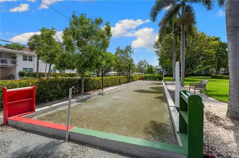 Exterior - 506 Broad Ave S #506, Naples, FL 34102 photo 6 of 9