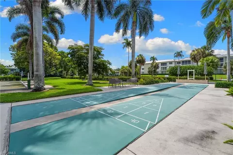 Exterior - 506 Broad Ave S #506, Naples, FL 34102 photo 5 of 9