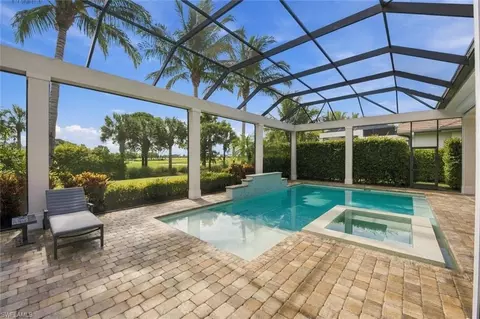 3142 Malaga Ln, Naples, FL 34114