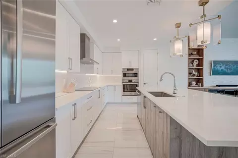 Kitchen - 1115 Central Ave S #352, Naples, FL 34102 photo 4 of 5