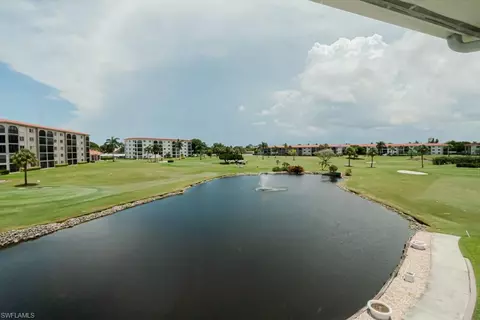 49 High Point Cir S #303, Naples, FL 34103