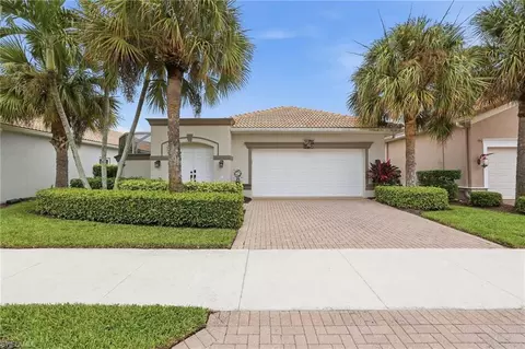 104 Glen Eagle Cir, Naples, FL 34104