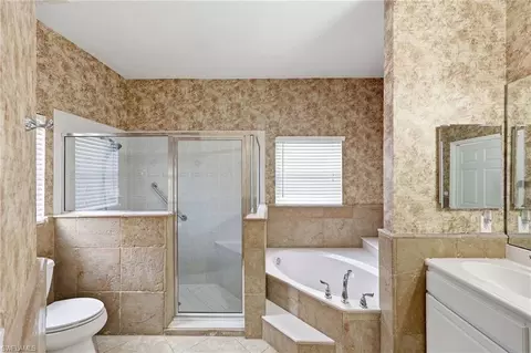 Bath - 104 Glen Eagle Cir, Naples, FL 34104 photo 1 of 3