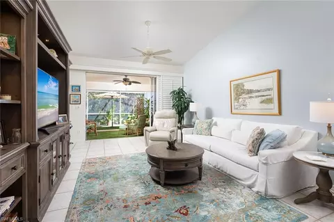 8069 San Vista Cir, Naples, FL 34109