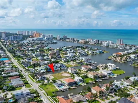 464 Seagull Ave, Naples, FL 34108 photo 6
