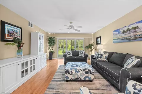 257 Robin Hood Cir #101, Naples, FL 34104