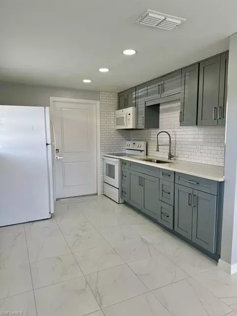 Kitchen - 5317 Fleming St, Naples, FL 34113 photo 1 of 2