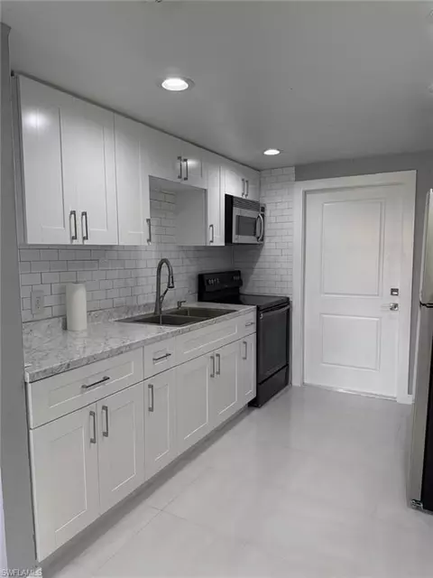 Kitchen - 5317 Fleming St, Naples, FL 34113 photo 2 of 2
