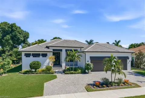 423 S Barfield Dr, Marco Island, FL 34145