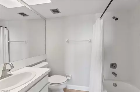 Bath - 37 High Point Cir E #505, Naples, FL 34103 photo 1 of 2
