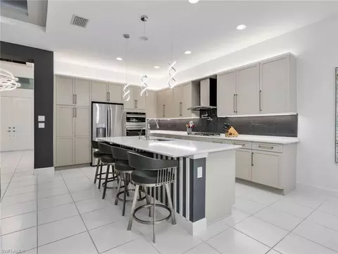 Kitchen - 12239 Bonnet Dr, Naples, FL 34120 photo 2 of 4