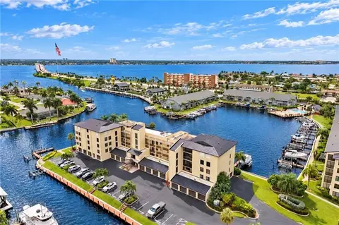 4647 SE 17th Pl #202, Cape Coral, FL 33904