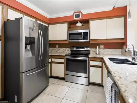 Kitchen - 221 Fox Glen Dr #2201, Naples, FL 34104 photo 1 of 3