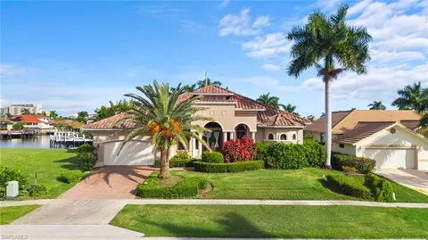 879 Banyan Ct, Marco Island, FL 34145