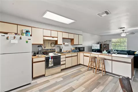 Kitchen - 4410 Outer Dr, Naples, FL 34112 photo 6 of 6
