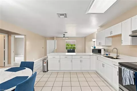 Kitchen - 4410 Outer Dr, Naples, FL 34112 photo 2 of 6