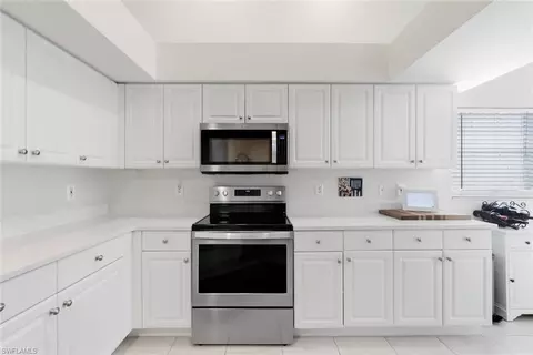 Kitchen - 359 Dover Pl #203, Naples, FL 34104 photo 4 of 4