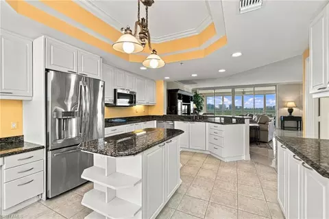 Kitchen - 425 Dockside Dr #703, Naples, FL 34110 photo 4 of 5