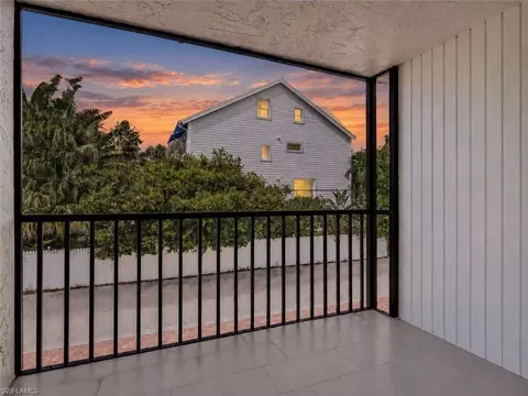 Exterior - 995 9th Ave S #5, Naples, FL 34102 photo 2 of 6