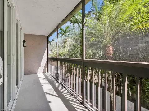 Exterior - 995 9th Ave S #5, Naples, FL 34102 photo 4 of 6