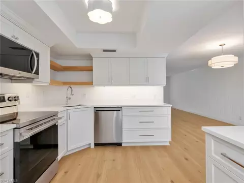 Kitchen - 995 9th Ave S #5, Naples, FL 34102 photo 4 of 4