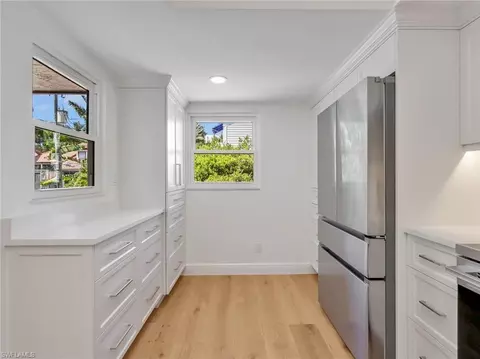 Kitchen - 995 9th Ave S #5, Naples, FL 34102 photo 3 of 4