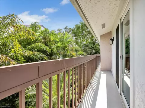 Exterior - 995 9th Ave S #5, Naples, FL 34102 photo 5 of 6