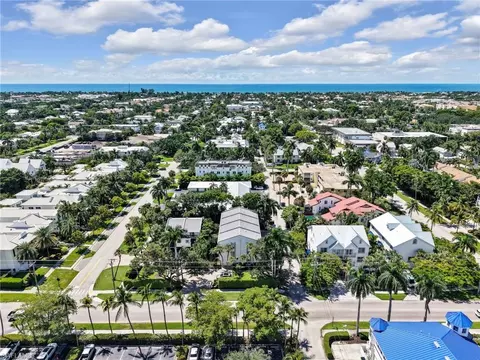 View/Area - 995 9th Ave S #5, Naples, FL 34102 photo 2 of 4