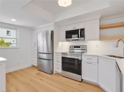 Kitchen - 995 9th Ave S #5, Naples, FL 34102 photo 2 of 4