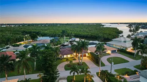 View/Area - 2105 Sheepshead Dr, Naples, FL 34102 photo 1 of 2