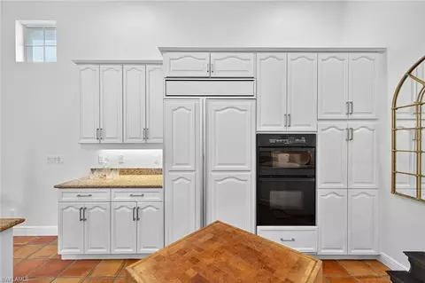 Kitchen - 556 Eagle Creek Dr, Naples, FL 34113 photo 2 of 3