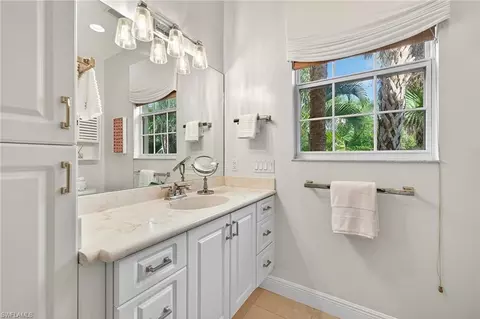 Bath - 556 Eagle Creek Dr, Naples, FL 34113 photo 3 of 4