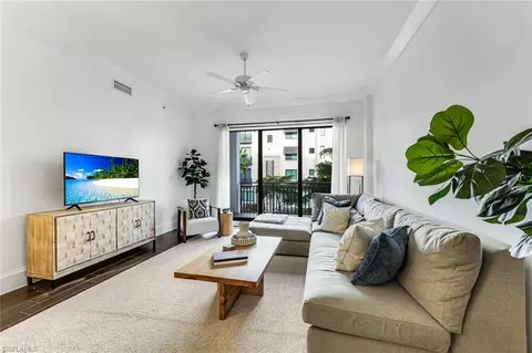 1030 3rd Ave S #215, Naples, FL 34102