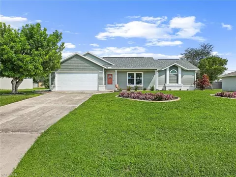 27 NE 9th Pl, Cape Coral, FL 33909