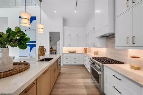 Kitchen - 2778 Shoreview Dr, Naples, FL 34112 photo 3 of 3