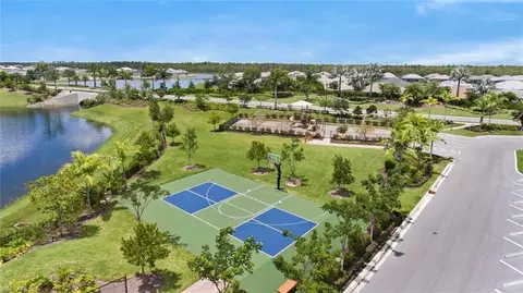 View/Area - 14731 Edgewater Cir, Naples, FL 34114 photo 5 of 8