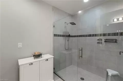 Bath - 14731 Edgewater Cir, Naples, FL 34114 photo 3 of 3