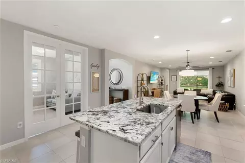 Kitchen - 14731 Edgewater Cir, Naples, FL 34114 photo 3 of 5