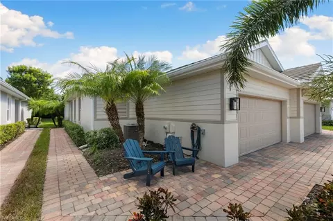 Exterior - 14731 Edgewater Cir, Naples, FL 34114 photo 7 of 8