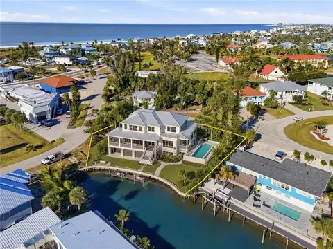 75 Mound Rd, Fort Myers Beach, FL 33931