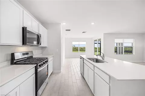 Kitchen - 17892 Shade Tree Loop, Punta Gorda, FL 33982 photo 3 of 4