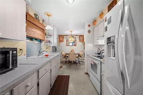 Kitchen - 47 Hilo Ct #47, Naples, FL 34112 photo 1 of 2