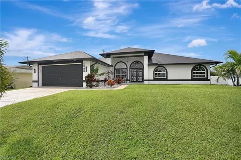 1806 NE 16th Pl, Cape Coral, FL 33909