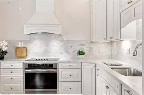 Kitchen - 3231 Horse Carriage Way #10, Naples, FL 34105 photo 3 of 5
