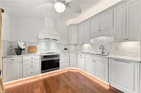 Kitchen - 3231 Horse Carriage Way #10, Naples, FL 34105 photo 4 of 5