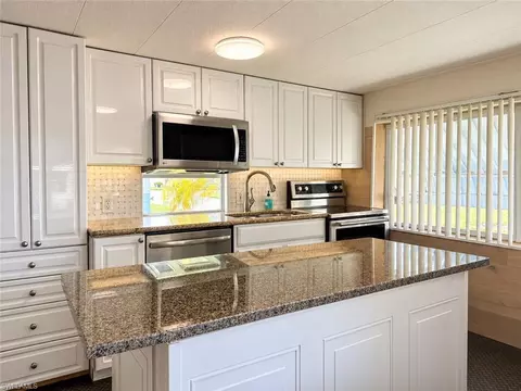 1 Jacaranda Ct, Naples, FL 34110 photo 6