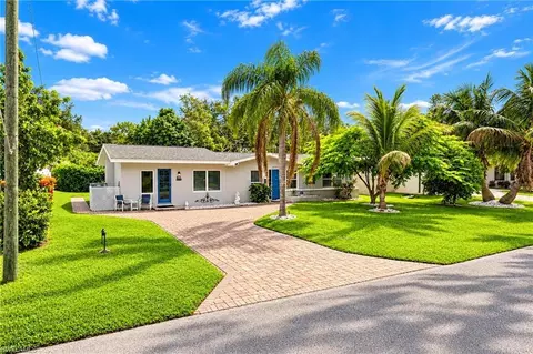 28069 Sunset Dr, Bonita Springs, FL 34134