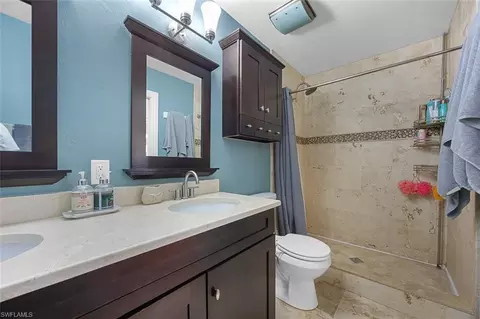 Bath - 441 3rd St SW, Naples, FL 34117 photo 2 of 2